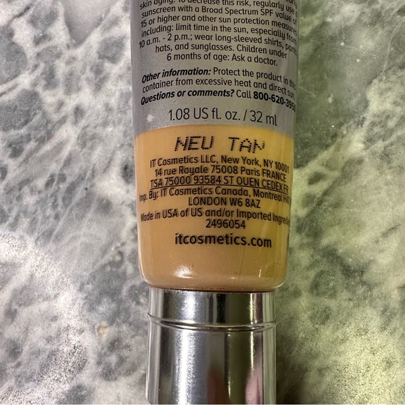 It Cosmetics CC Foundation Neutral Tan - Picture 2 of 3